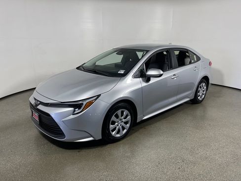 Certified 2026 Toyota Corolla LE w/ Carpet Mat Package (TMS) FWD image 7