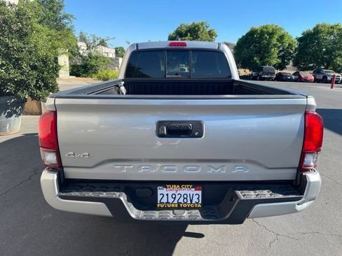 Used 2023 Toyota Tacoma SR AWD/4WD image 5