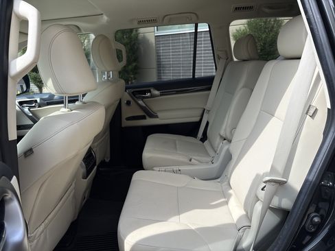Used 2023 Lexus GX 460 Premium AWD/4WD image 31