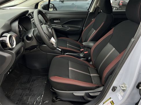New 2025 Nissan Versa SR w/ Trunk Package image 15