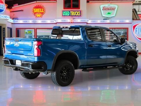 Used 2022 Chevrolet Silverado 1500 ZR2 w/ Technology Package image 3
