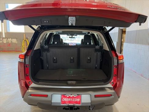 New 2026 Nissan Pathfinder Platinum image 13