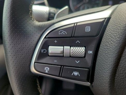 Used 2025 Genesis G70 2.5T RWD image 22
