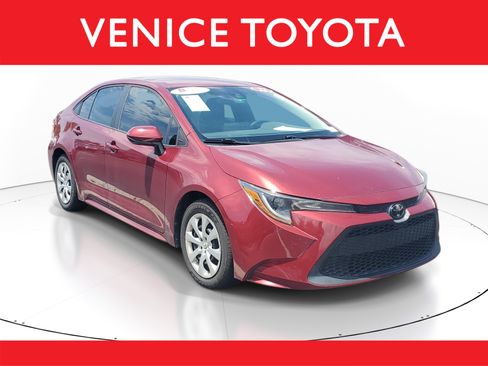Certified 2022 Toyota Corolla LE FWD image 1