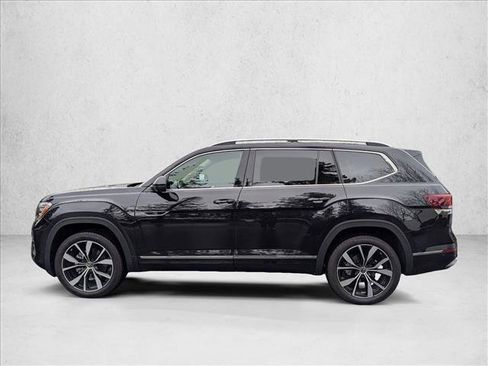 Used 2024 Volkswagen Atlas SEL Premium R-Line image 9