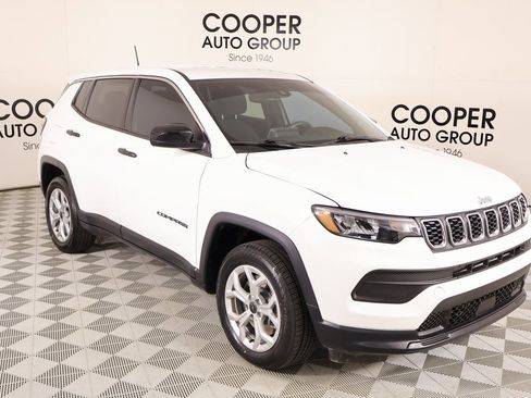 Used 2025 Jeep Compass Sport image 1