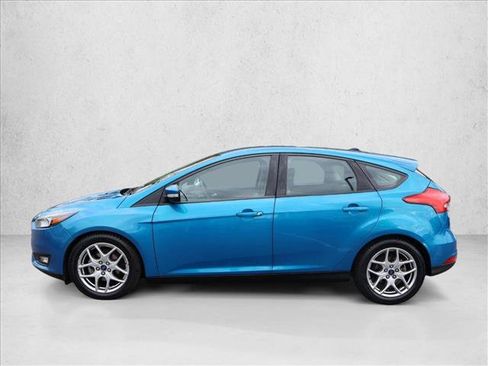 Used 2015 Ford Focus SE w/ Equipment Group 201A FWD image 9