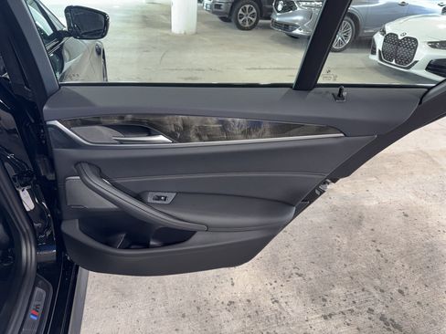Used 2023 BMW 540i w/ M Sport Package RWD image 11