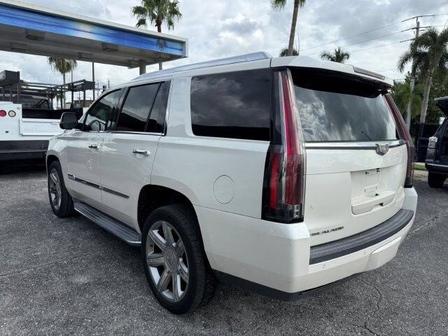 Used 2015 Cadillac Escalade Luxury RWD image 6