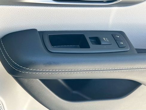 Used 2022 Chrysler Pacifica Touring-L FWD image 32