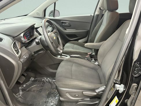 Used 2020 Chevrolet Trax LS w/ Tint and Cruise Package FWD image 11