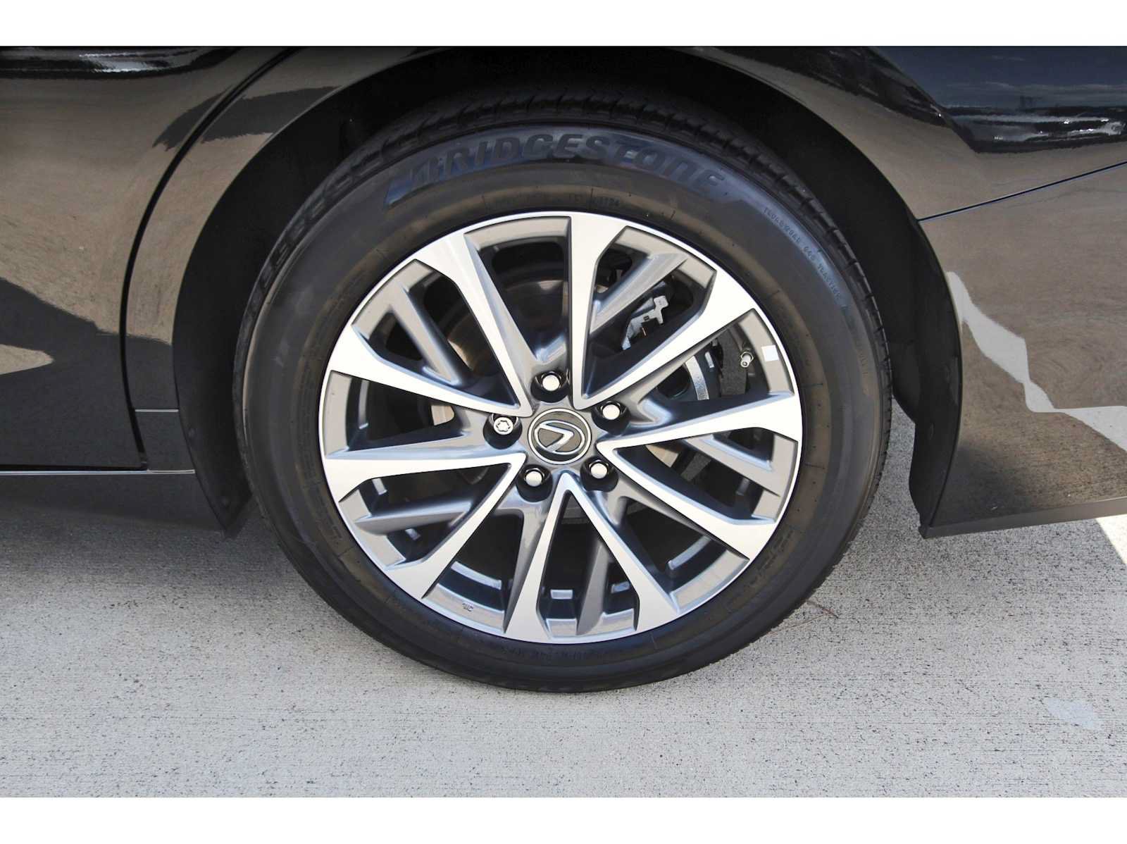 Used 2025 Lexus ES 350 w/ Accessory Package (Z1) FWD image 27