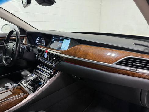 Used 2017 Genesis G90 3.3T Premium image 12
