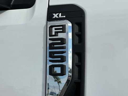 New 2026 Ford F250 XL w/ XL Chrome Package image 23