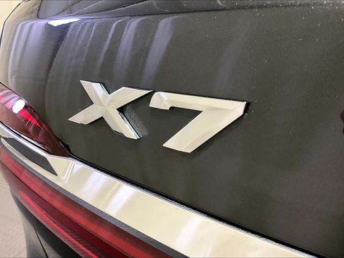 Used 2022 BMW X7 xDrive40i w/ Premium Package AWD/4WD image 9