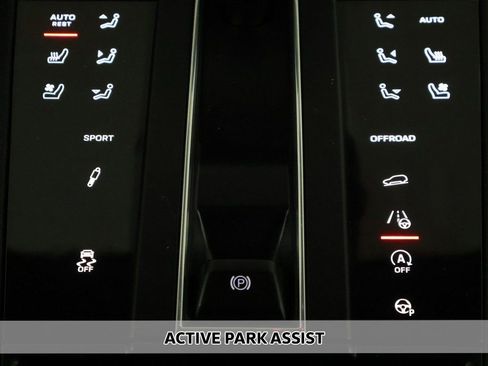 Used 2023 Porsche Macan S AWD/4WD image 6