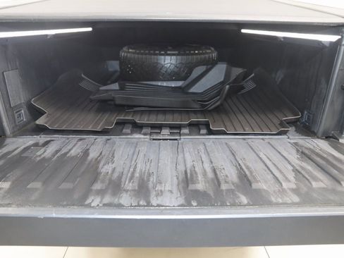 Used 2024 Tesla Cybertruck AWD Crew Cab image 56