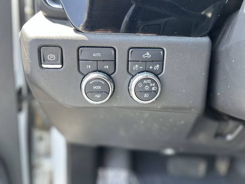 Used 2022 GMC Sierra 1500 Elevation AWD/4WD image 11