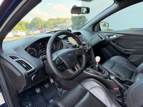 Used 2016 Ford Focus ST w/ Equipment Group 402A FWD image 24