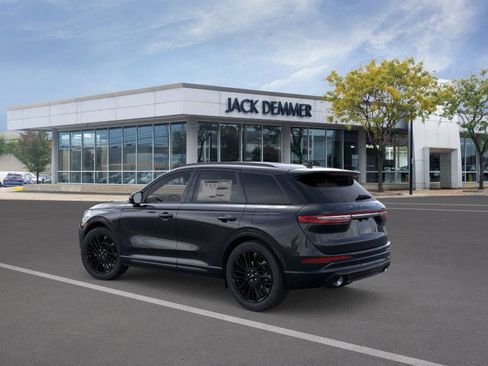 Used 2026 Lincoln Corsair Premiere image 4