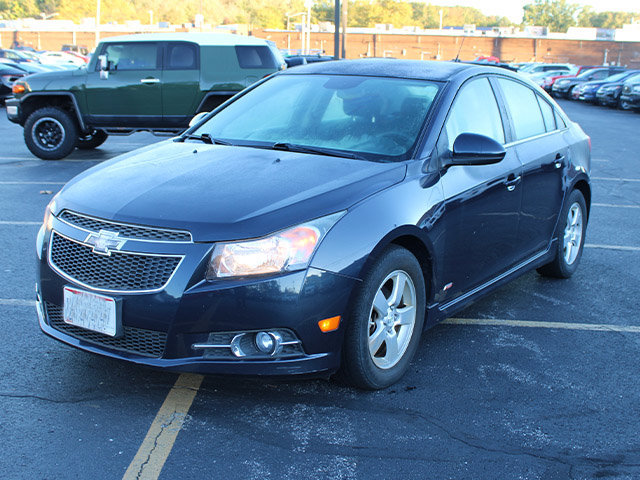 Used 2014 Chevrolet Cruze LT w/ RS Package FWD image 2