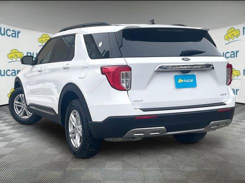 Used 2023 Ford Explorer XLT w/ Equipment Group 202A image 4