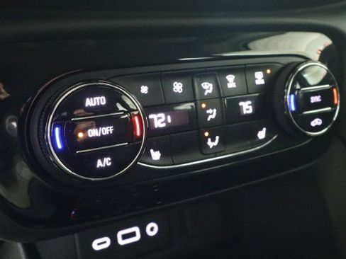 Used 2023 Buick Encore GX Select image 17