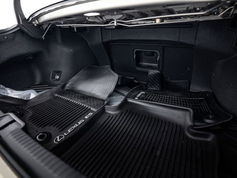 Used 2021 Lexus ES 250 w/ Premium Package image 17