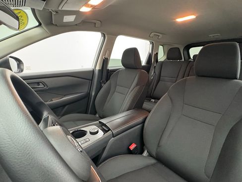 Used 2024 Nissan Rogue S image 15