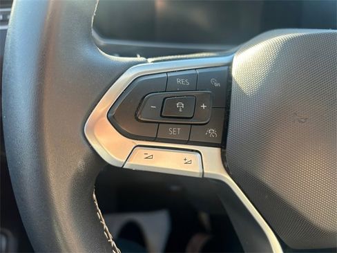 Used 2022 Volkswagen Tiguan SE image 24