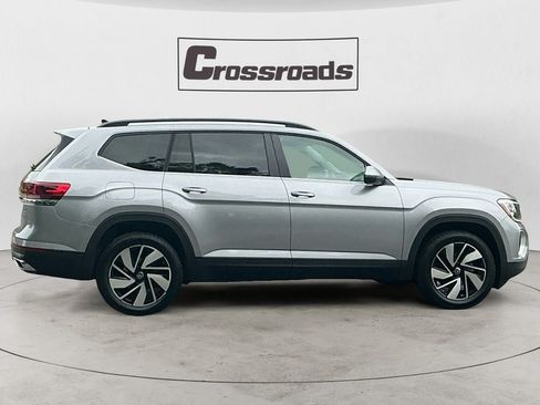 Used 2024 Volkswagen Atlas SE AWD/4WD image 6