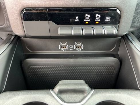 New 2026 RAM 1500 Express AWD/4WD image 20