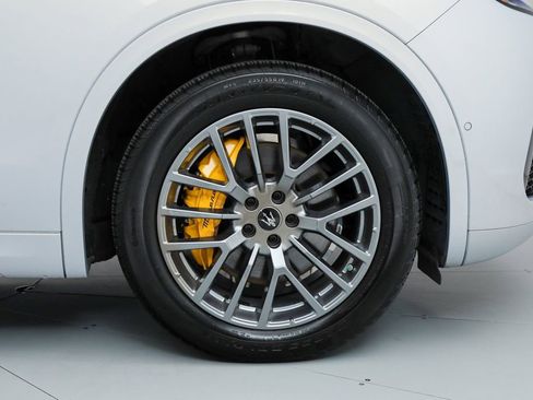 Certified 2023 Maserati Grecale Modena AWD/4WD image 25