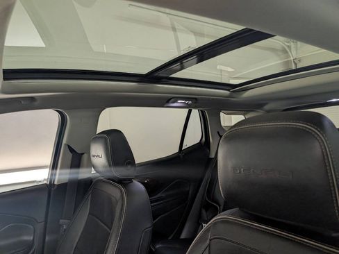 Used 2019 GMC Terrain Denali w/ GMC Pro Grade Package AWD/4WD image 11