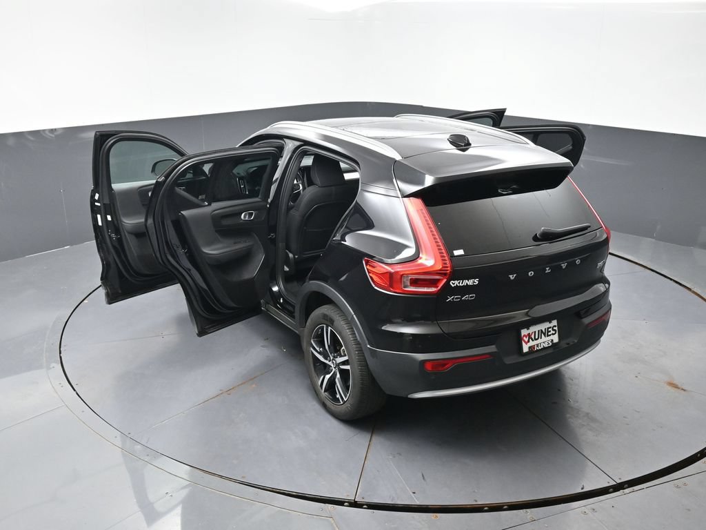 Used 2025 Volvo XC40 B5 Core AWD/4WD image 60