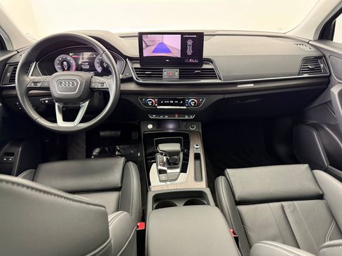 Used 2024 Audi Q5 e Premium w/ Convenience Package image 17