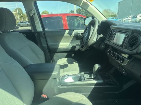Used 2018 Toyota Tacoma SR w/ SR Convenience Package image 10