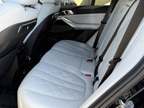 Used 2026 BMW X5 xDrive40i w/ M Sport Package image 32