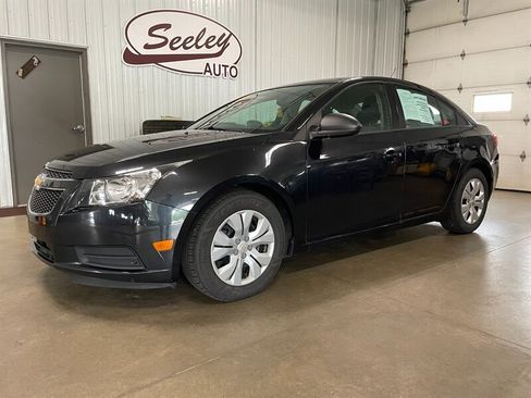 Used 2014 Chevrolet Cruze LS FWD image 1