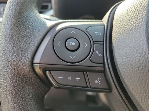 Used 2025 Toyota RAV4 XLE FWD image 27