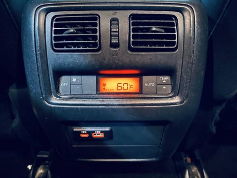 Used 2019 Nissan Pathfinder S FWD image 35