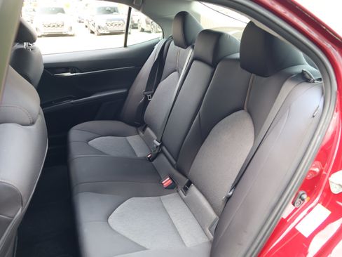 Used 2018 Toyota Camry LE w/ Convenience Package FWD image 31