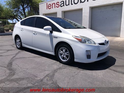 Used 2010 Toyota Prius FWD image 2