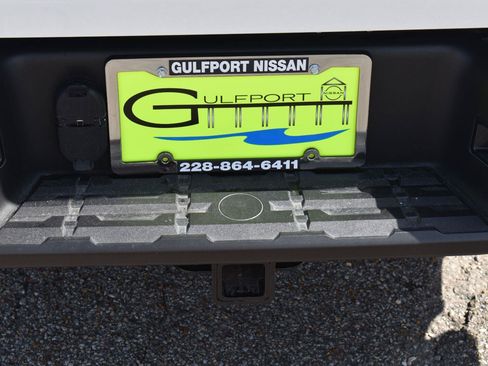 Certified 2025 Nissan Frontier SV w/ SV Convenience Package RWD image 9