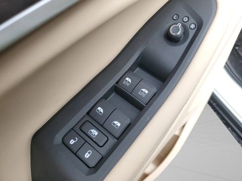 New 2025 Jeep Grand Cherokee Limited RWD image 32