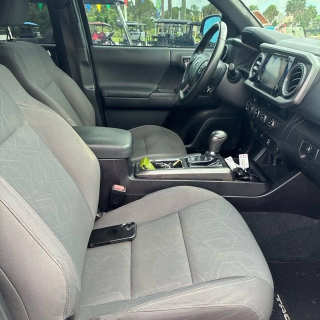 Used 2016 Toyota Tacoma TRD Sport w/ Towing Package AWD/4WD image 10