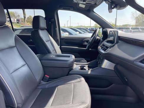 Used 2023 Chevrolet Suburban Premier image 14
