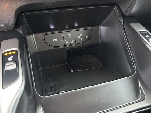 Used 2024 Kia Sorento S image 33