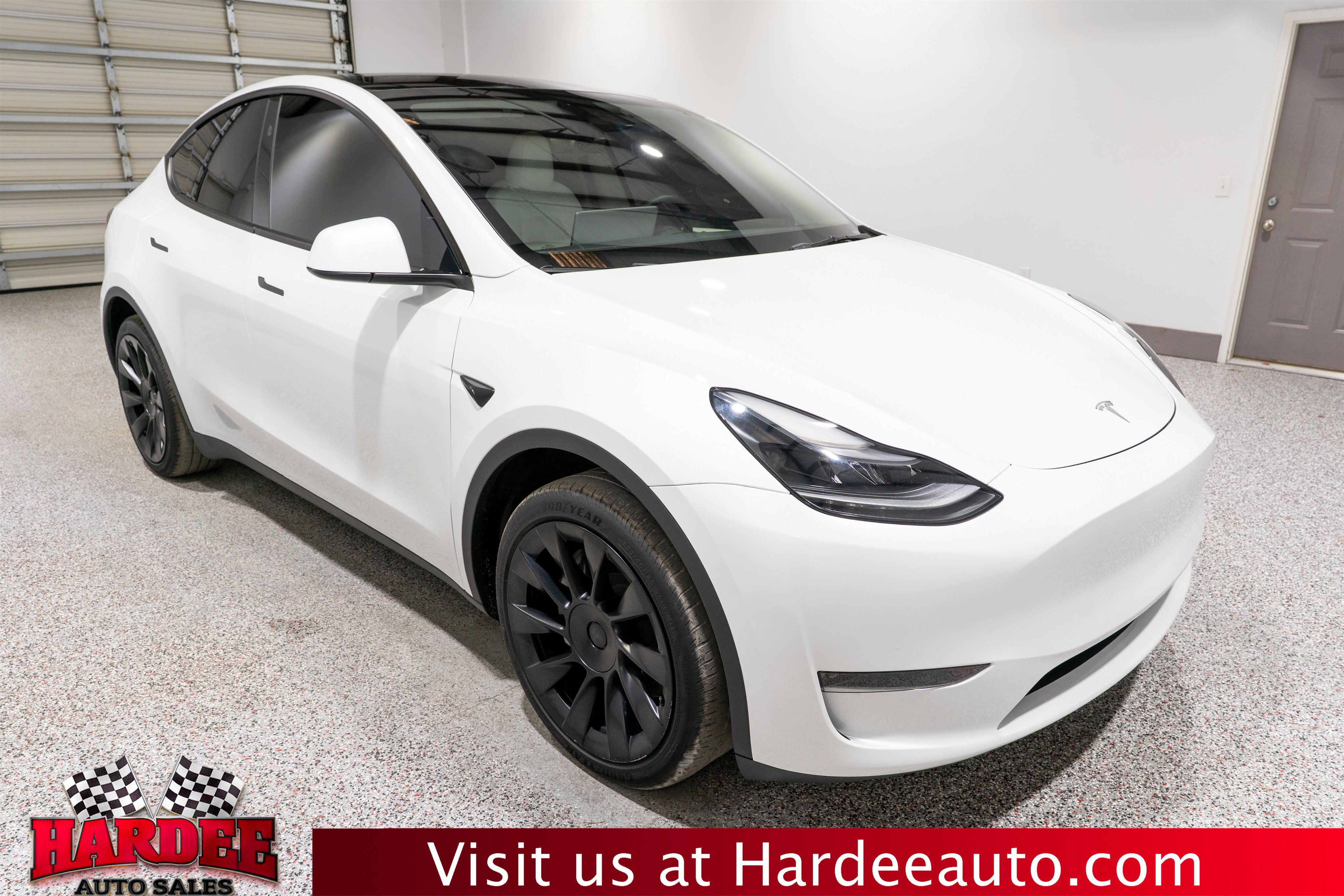 Used 2024 Tesla Model Y Long Range RWD image 6
