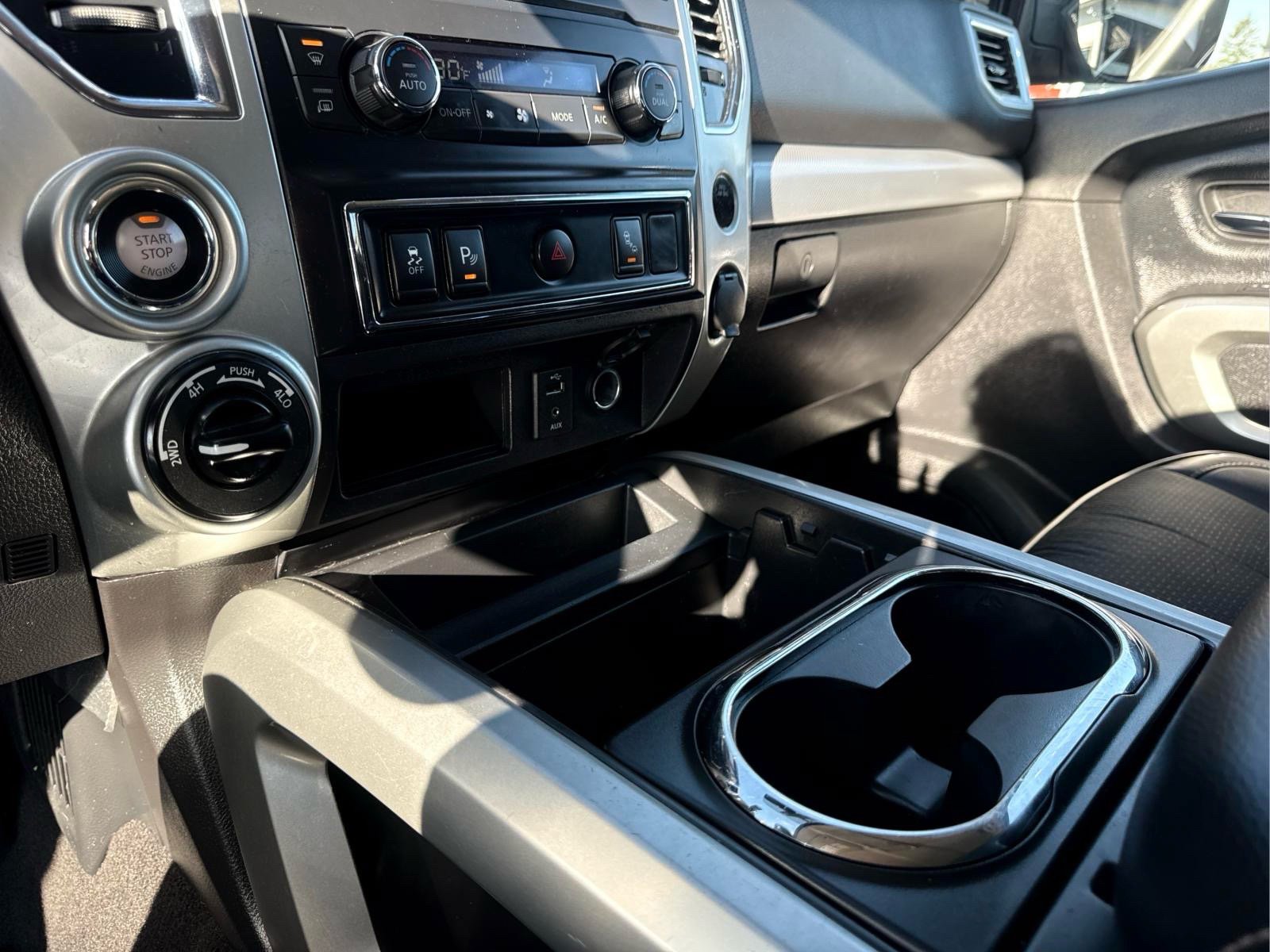 Used 2018 Nissan Titan PRO-4X AWD/4WD image 21